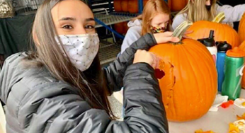 Peterson’s Pumpkin Patch Illuminates Golden Meadows