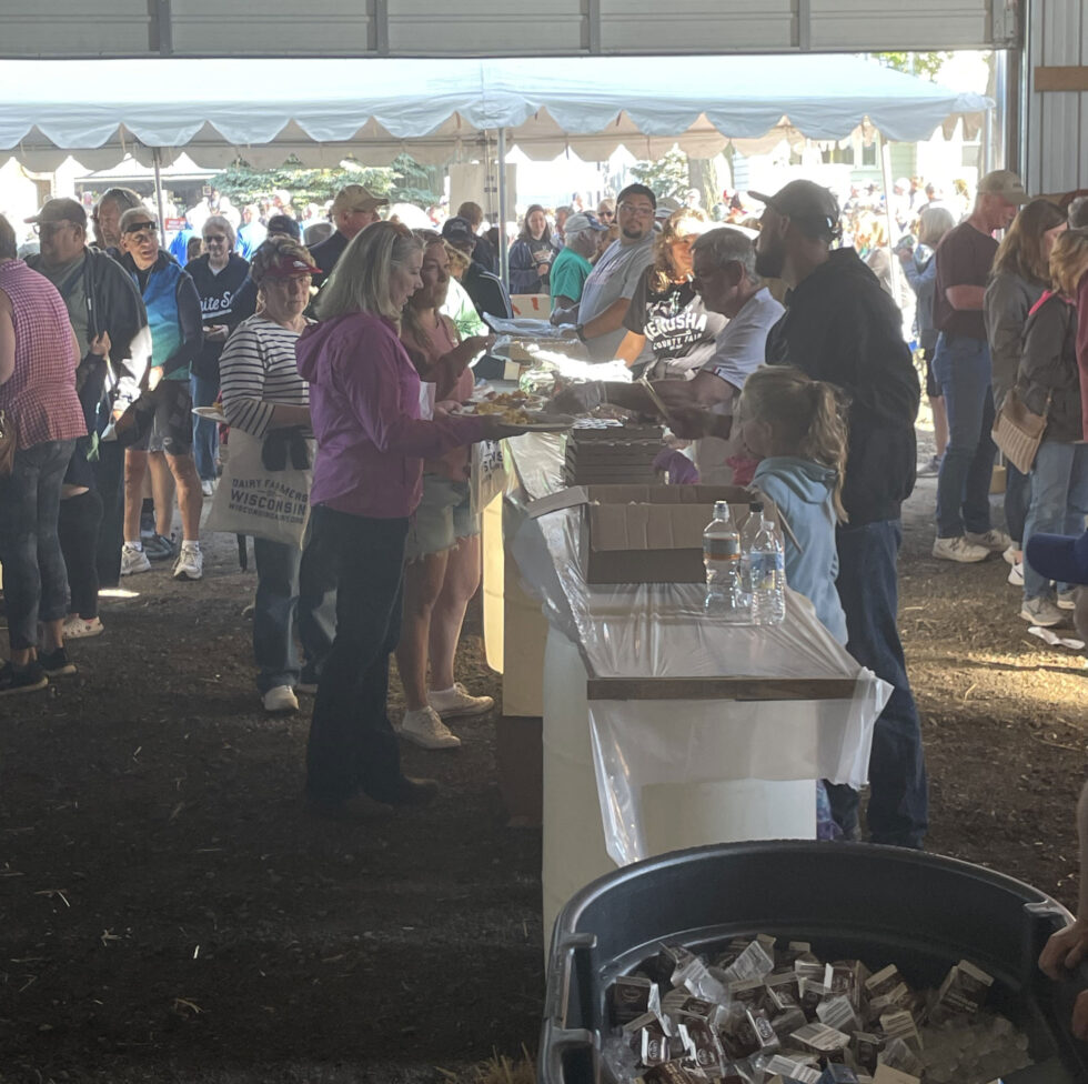 Elferings entertain thousands at Kenosha County Dairy Breakfast