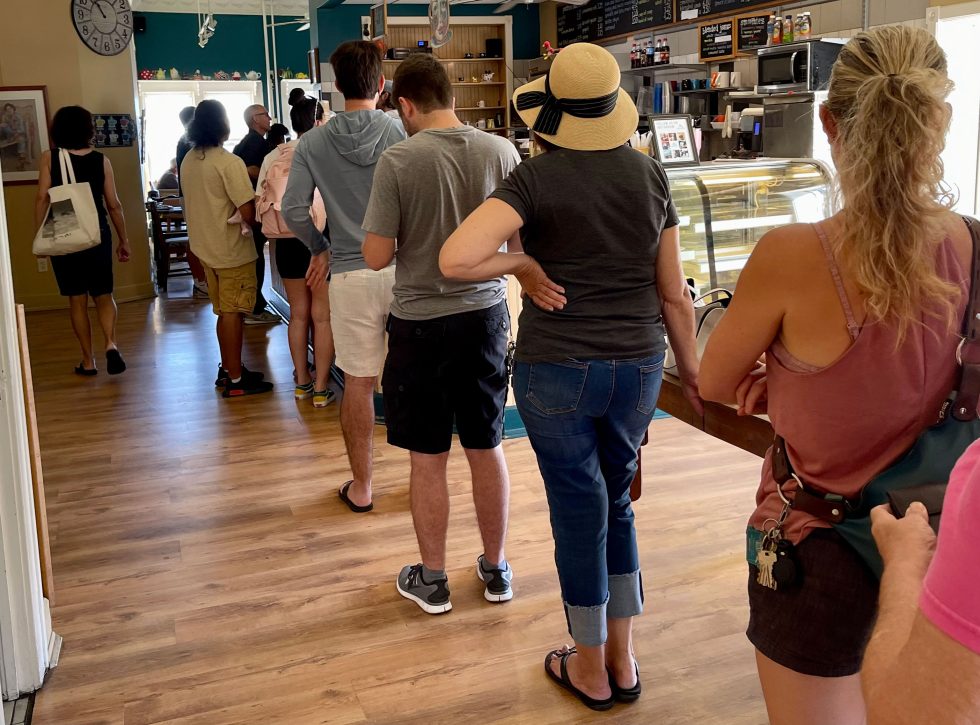 So long, Common Grounds Popular coffee shop serves its final latte