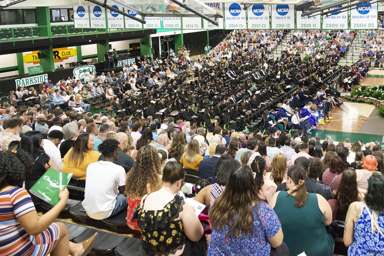 Despite recordbreaking graduation rates, UWParkside reports steady fall enrollment numbers