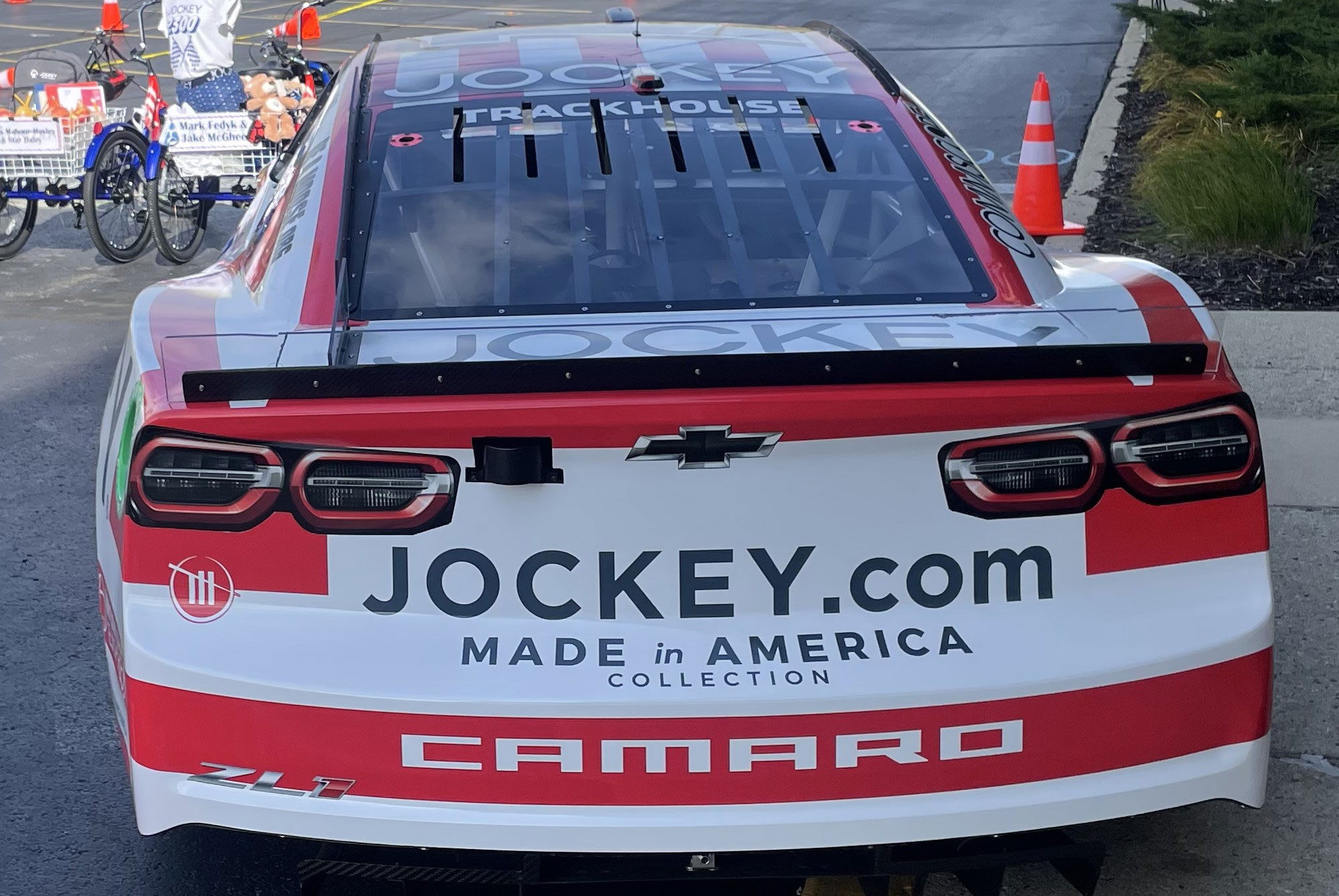 Jockeysponsored Ross Chastain and Daniel Suarez make a pit stop in