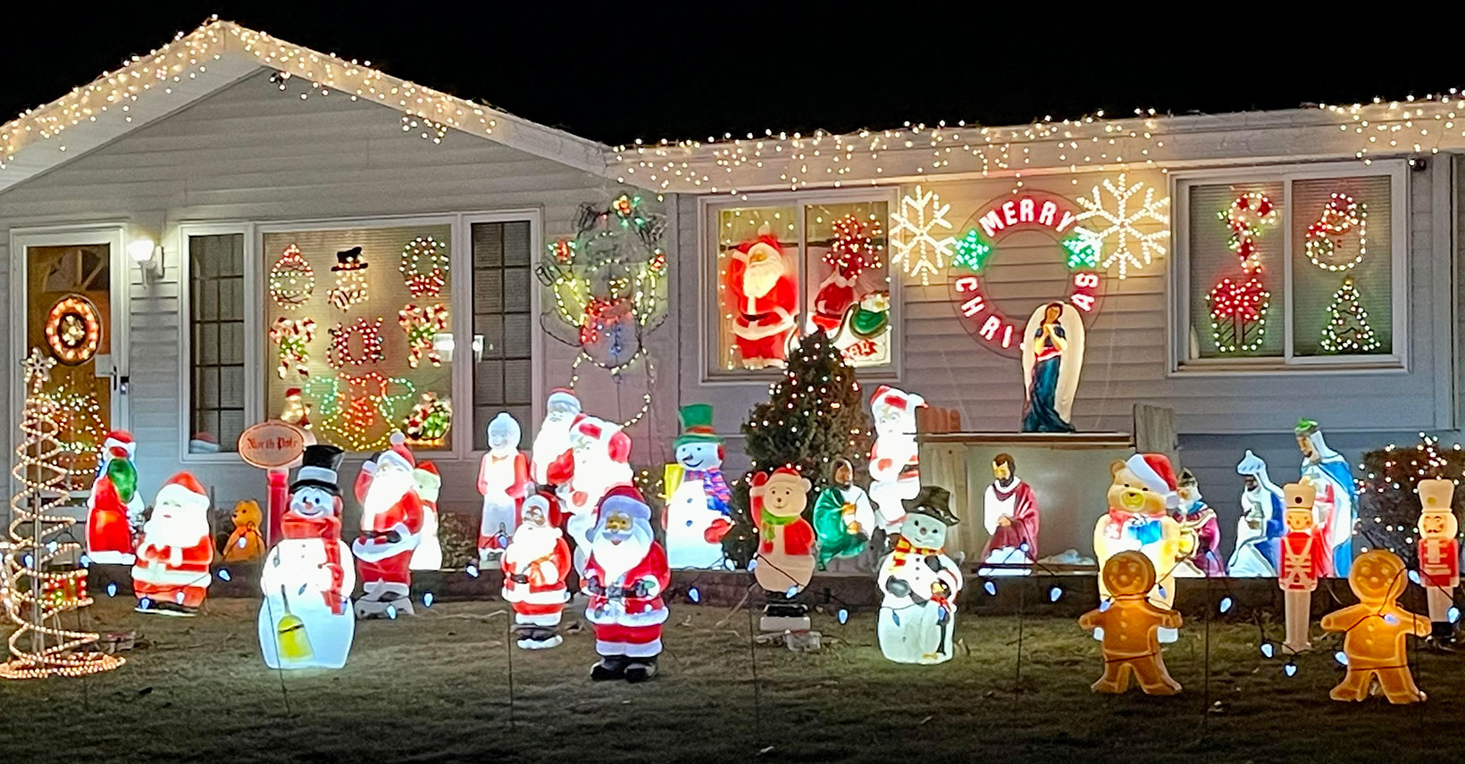 Capturing Kenosha Christmas Lane is a holiday tradition