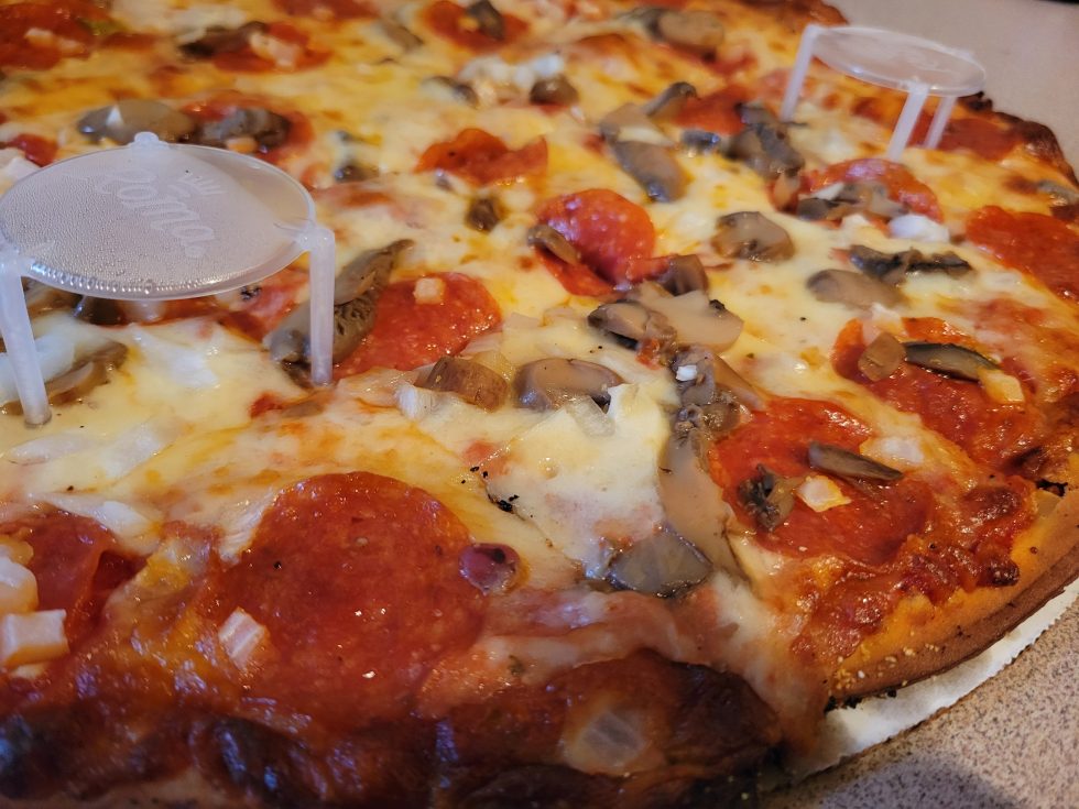 Kenosha Eats Villa D’ Carlo ThinCrust Pizza