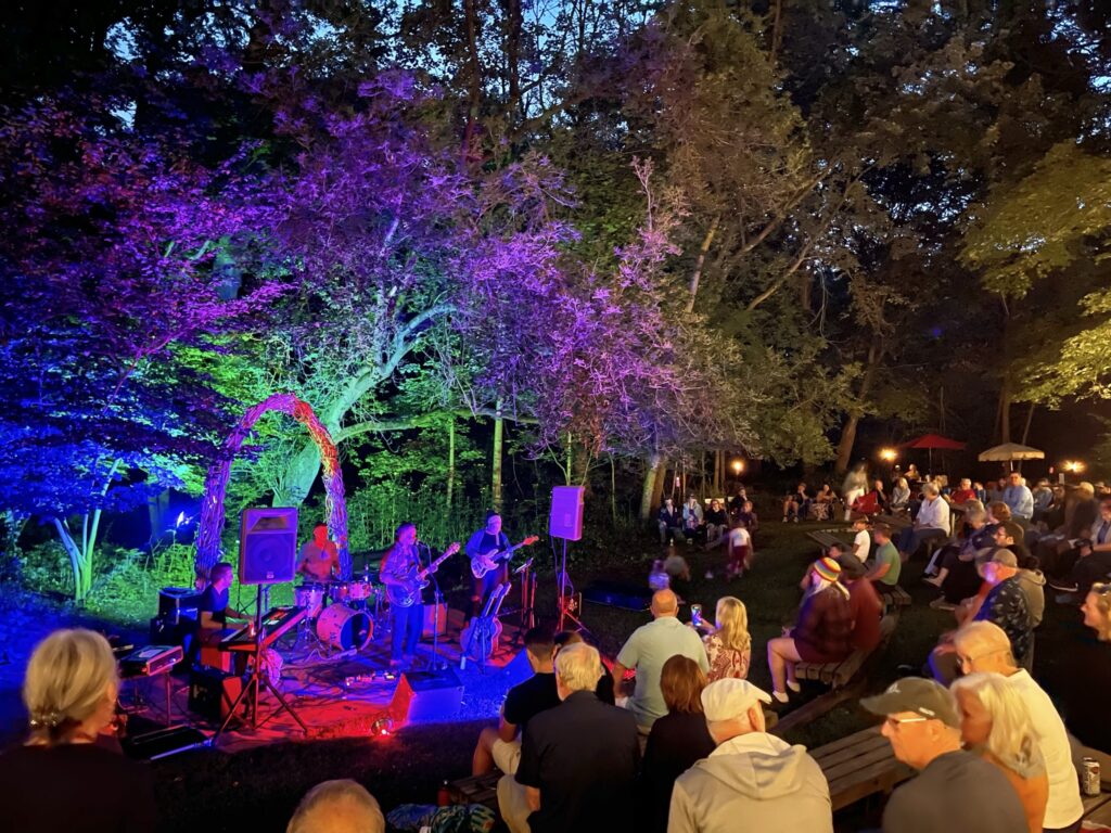 Hawthorn Hollow Concert Series Crowd