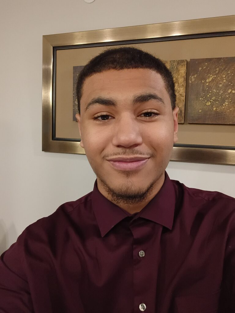 Makael Phillips - Mahone Foundation Carthage College Access Award
